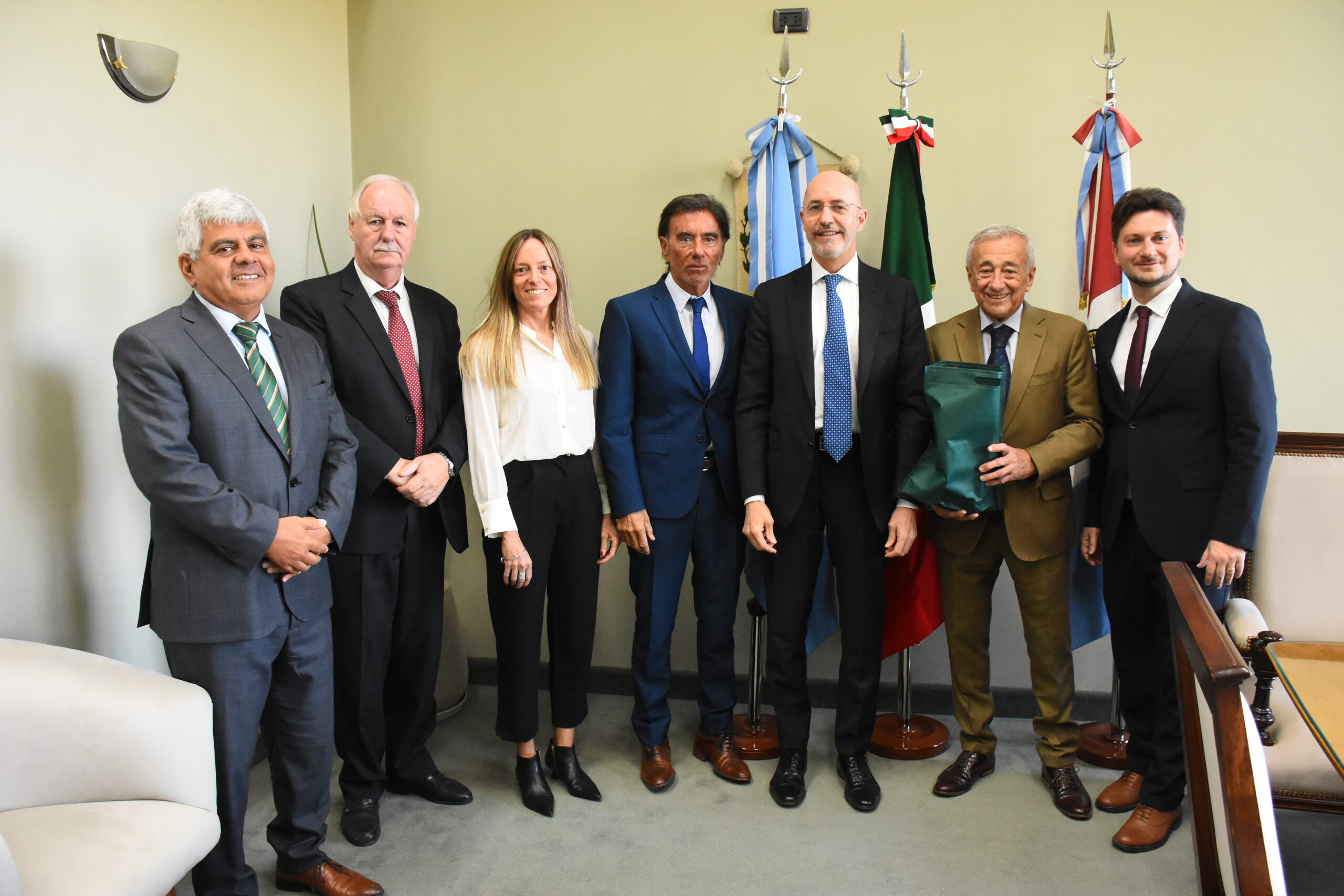 El embajador de Italia visitó la Corte en Rosario